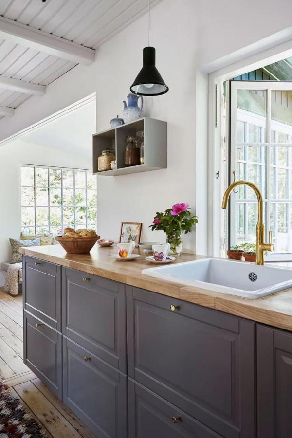 丹麥姐妹曬出80平度假風的家，明亮簡單色彩美，精緻生活超有愛