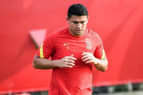 為什麼全運會足球不被關注?男足球員組成太複雜了!該改變了 為什麼全運會足球不被關注?男足球員組成太複雜了!該改變了