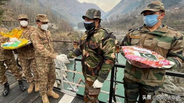看不得中印好嗎？兩軍開年第一天的友好舉動，刺激了有些印度政客
