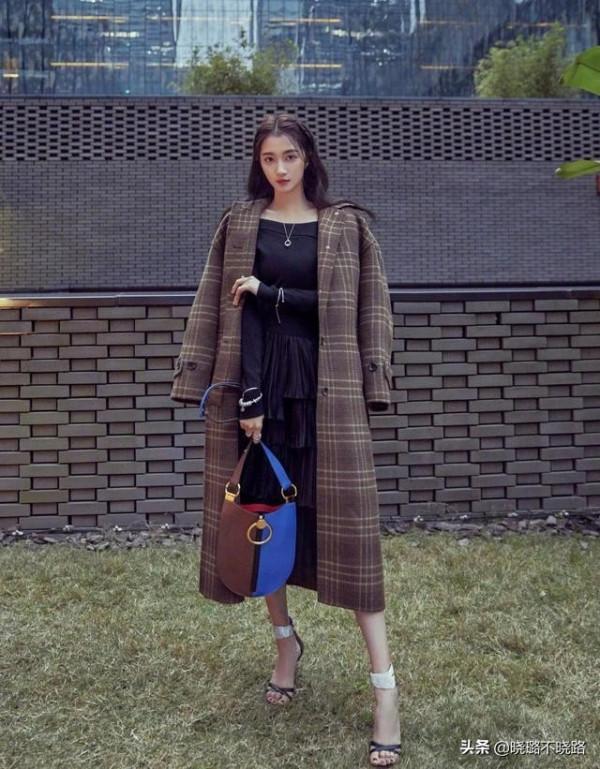 肩寬、骨架大的女人,這樣穿“大衣”準顯瘦!看蔣欣關曉彤就懂了 肩寬、骨架大的女人,這樣穿“大衣”準顯瘦!看蔣欣關曉彤就懂了