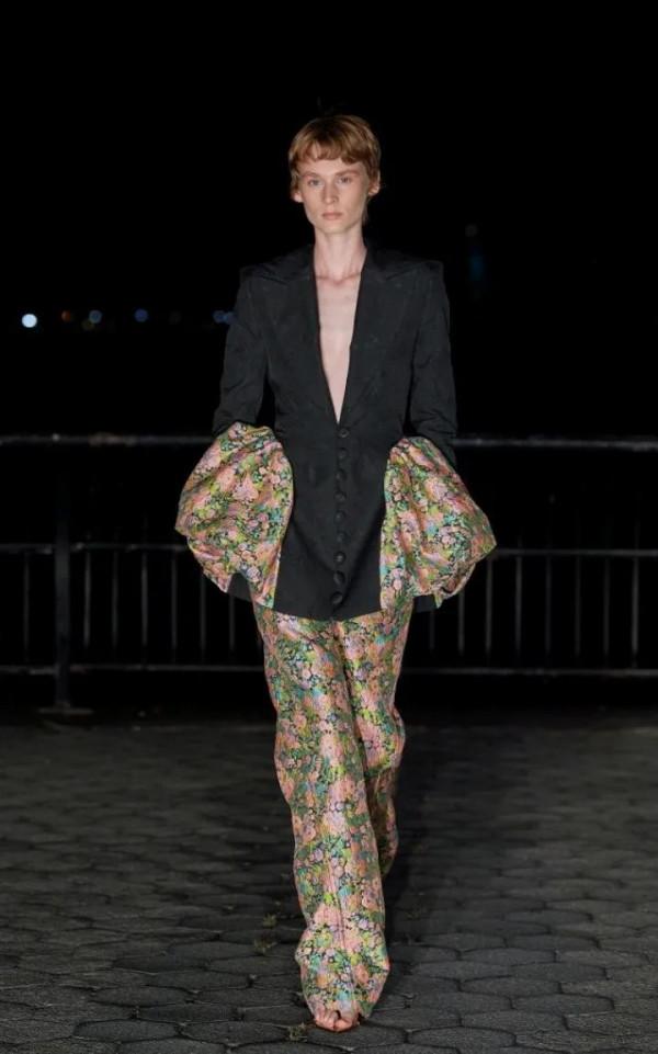 普拉巴.高隆2022春夏高階成衣系列