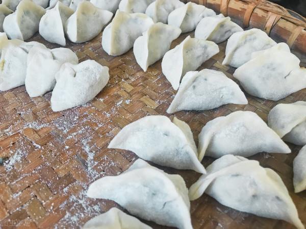 蝦仁水餃,可以自己在家包,每個餃子放個大蝦仁,咬一口真香 蝦仁水餃,可以自己在家包,每個餃子放個大蝦仁,咬一口真香