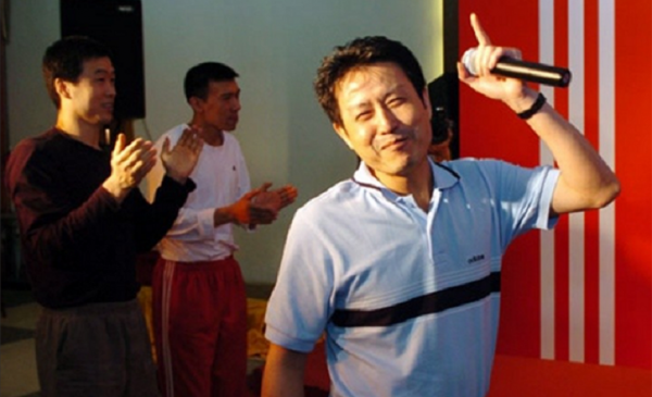 女排名帥陳忠和，與郎平亦師亦友，前妻意外去世，二婚娶女排隊員