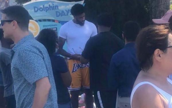 相當自律!戴維斯大婚之日,詹姆斯、威少訓練完後,才驅車前往 相當自律!戴維斯大婚之日,詹姆斯、威少訓練完後,才驅車前往