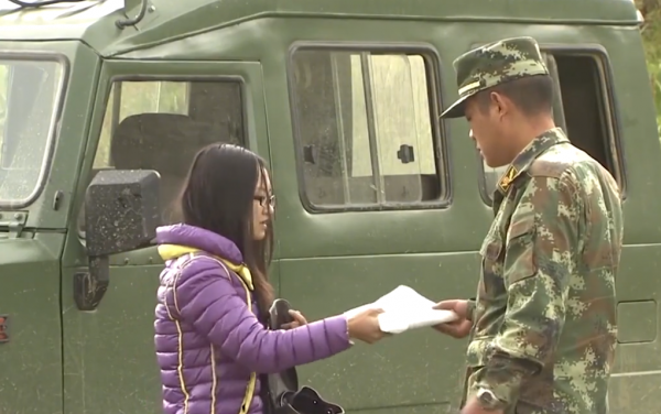 相戀8年的兵哥哥失聯，痴情女友跨越2000公里，到部隊尋求真相