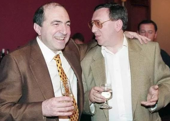 普京&OpenCurlyDoubleQuote;收拾&rdquo;的第一個寡頭，是敢主動挑釁的傳媒大亨，被趕出國門