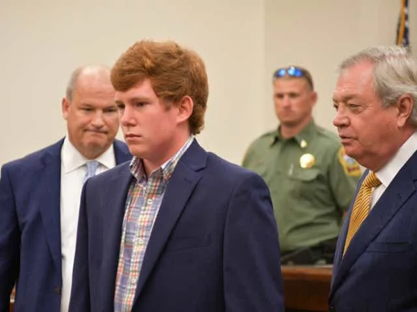 美國知名律師買兇殺自己，結果沒死成，還牽扯出一堆家族陰謀醜聞