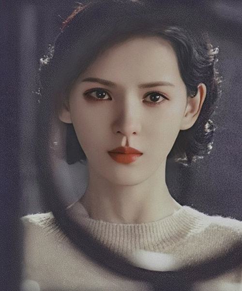 小臉女星的天下！這12個漫畫臉巔峰PK，大眼睛巴掌臉一個比一個美