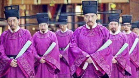 文武百官罷工參加喪禮，乾隆以為是大人物去世，一查卻是普通百姓