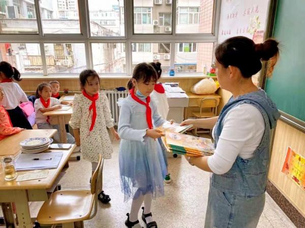 一年級家長注意：橫折與橫折鉤大有學問，亂輔導必鬧親子矛盾