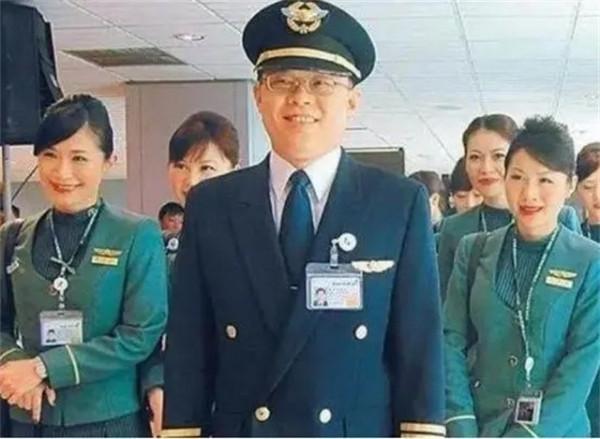 “海上皇帝”私生子：繼承4000億臺幣遺產，曾因空姐損失20億臺幣