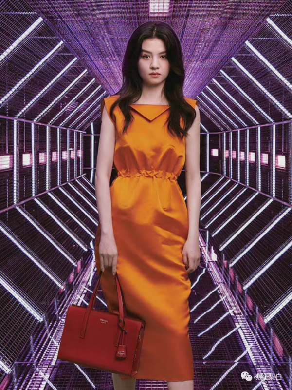 明星紅黑榜：25歲的她，穿了兩年的造型，越來越跑偏了