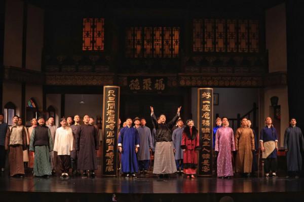 北京人藝《天下第一樓》再開張,33年“老樓”迎來新主顧 北京人藝《天下第一樓》再開張,33年“老樓”迎來新主顧