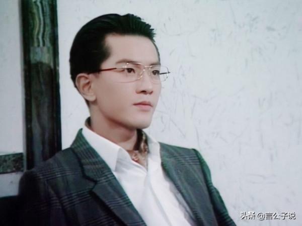 八位“港臺男神”今昔對比，有人帥了一輩子，有人撞臉張紀中