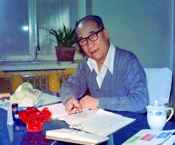 馬季去世15年，遺孀于波堅守故居，馬東和媳婦撐起她的晚年生活