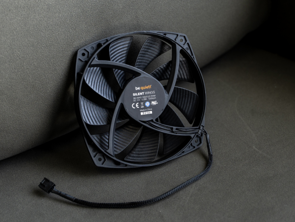 莫得感情的冷酷殺手-德商必酷DARK ROCK PRO 4風冷開箱