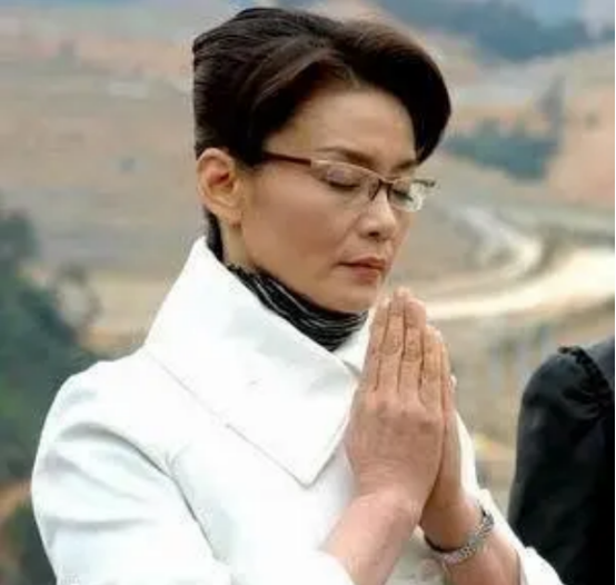 容貌出眾,60歲卻不生孩子的6位女星,楊麗萍為了跳舞拿掉孩子 容貌出眾,60歲卻不生孩子的6位女星,楊麗萍為了跳舞拿掉孩子