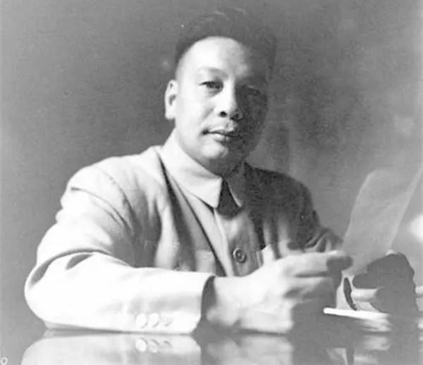 1952年，吳國楨參加蔣介石壽宴，返程發現車子被蔣做手腳