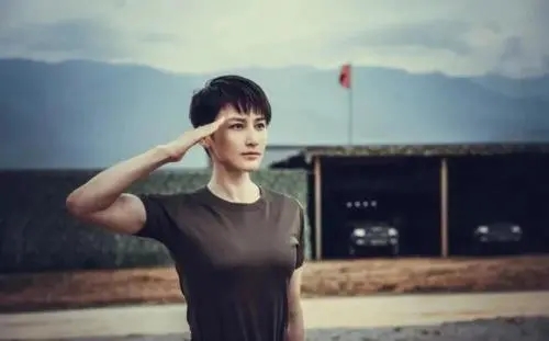 演軍人不招人吐槽的女星，只服這7位，英姿颯爽，具有軍人氣質