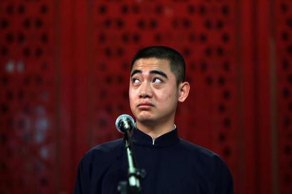 跟岳雲鵬同時來德雲社，老郭卻怎麼也捧不紅，孔雲龍的經歷太豐富