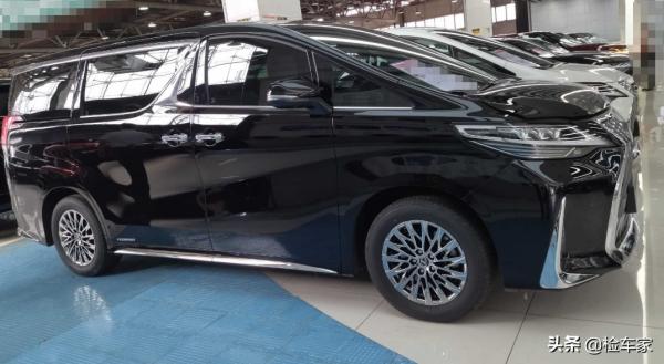 雷克薩斯LM新車加價80萬？二手還賣195萬，我見過的最貴麵包車