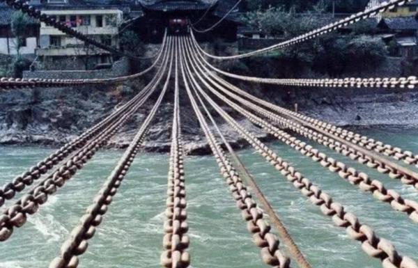 1935年,22名勇士飛奪瀘定橋後銷聲匿跡,40年後才在河北找到線索 1935年,22名勇士飛奪瀘定橋後銷聲匿跡,40年後才在河北找到線索