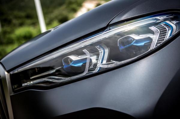 開玩笑!在全尺寸SUV中談操控?寶馬X7還真就這麼幹了! 開玩笑!在全尺寸SUV中談操控?寶馬X7還真就這麼幹了!