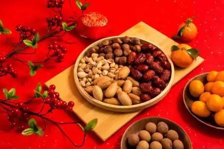 新年必備的零食清單，寓意大吉大利，財源廣進