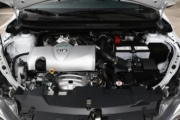 價格不貴好養活，豐田全球品質，三廂自動擋，實拍YARiS L致享