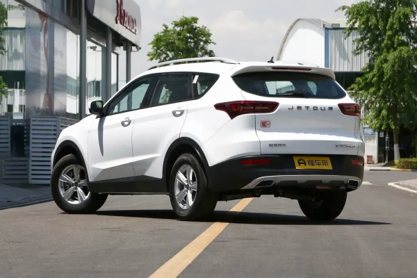 捷途X70M&colon;配1&period;5T發動機&plus;6DCT變速箱，動力平順