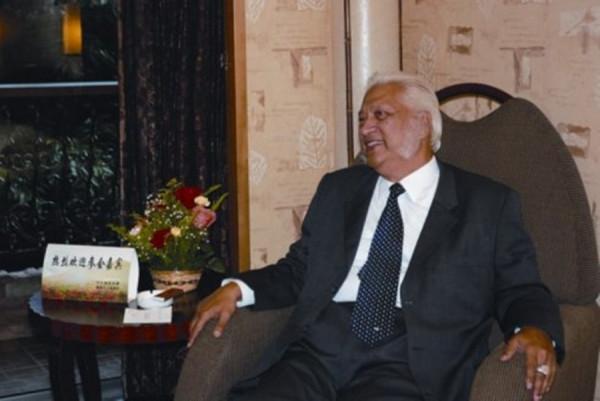 梅州夫婦收養的棄嬰,後來成為美國報業大亨,一腔熱血回國報恩 梅州夫婦收養的棄嬰,後來成為美國報業大亨,一腔熱血回國報恩