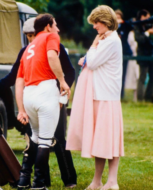 30歲不丹佩瑪王后真大膽,懷二胎也敢穿高跟鞋,鞋上繡滿花真驚豔 30歲不丹佩瑪王后真大膽,懷二胎也敢穿高跟鞋,鞋上繡滿花真驚豔