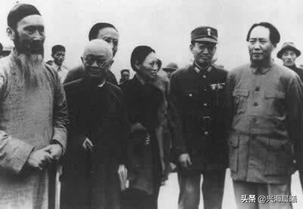 抗戰時周恩來的中將軍銜和國共談判時的上將軍銜是哪方面任命的？