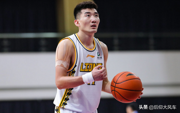 CBA排名：單節31-7遼寧逆轉廣廈登頂！三巨頭79分上海大勝首鋼