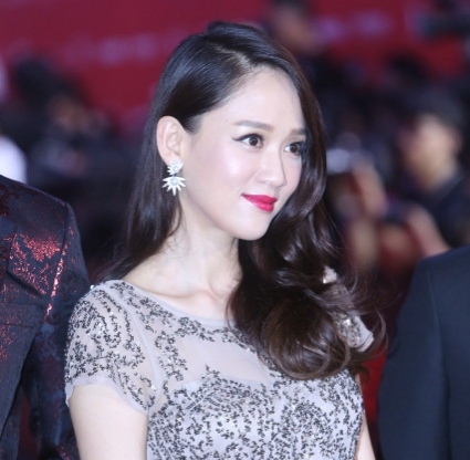 張柏芝和陳喬恩的合照火了,一個未婚一個已婚已育,狀態一目瞭然 張柏芝和陳喬恩的合照火了,一個未婚一個已婚已育,狀態一目瞭然