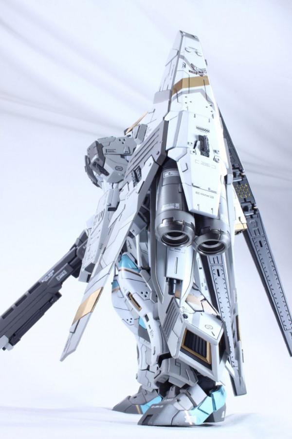 全新塗裝，RG比例牛高達模型