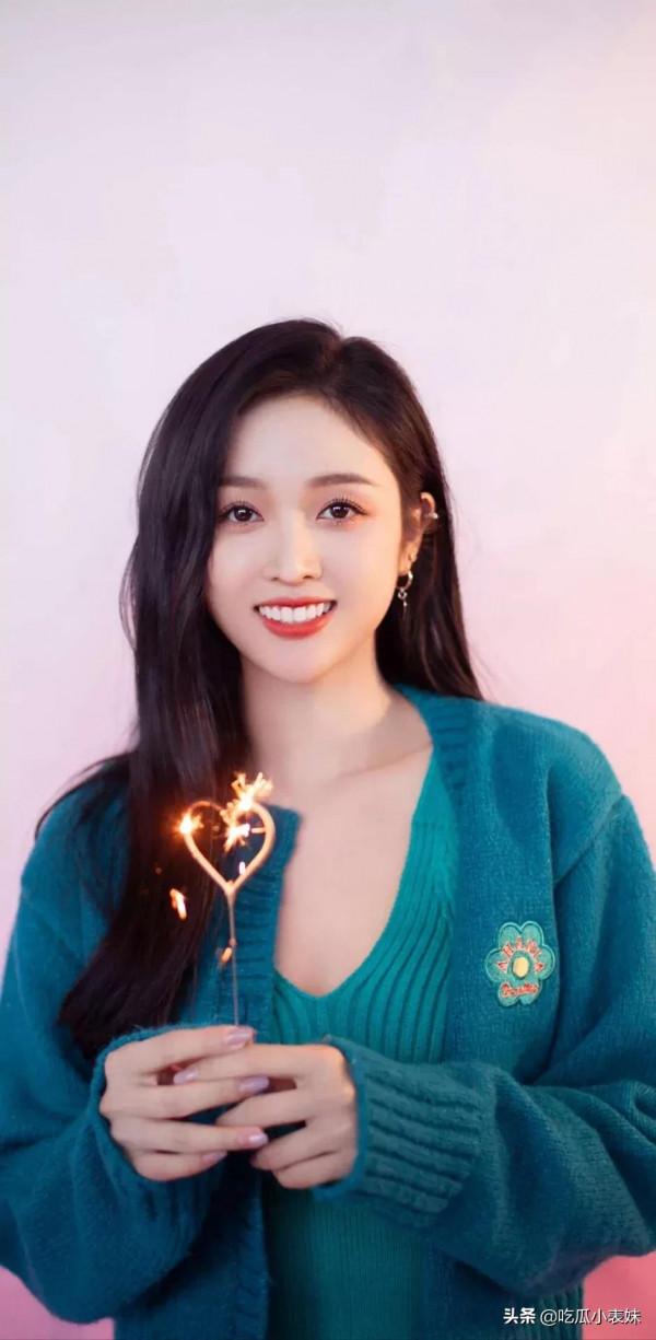 吳宣儀，可愛與性感並存的女孩