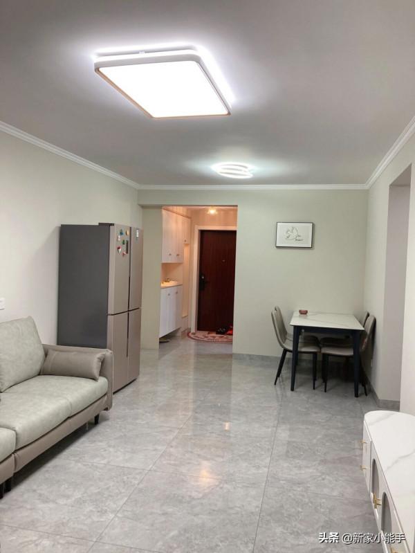 看了她家新房，不做吊頂，電視牆不做一點造型，真的太舒適啦