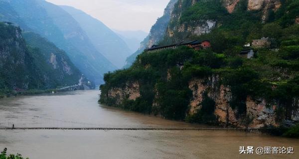 浙江95歲老兵去登記，直到掏出3枚軍功章，家人才知其特殊身份