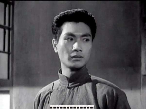 10位抗戰片英雄主演現狀:有人成將軍,有人罹患癌症,有人已離世 10位抗戰片英雄主演現狀:有人成將軍,有人罹患癌症,有人已離世