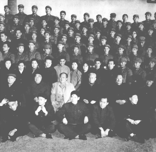 50年警衛員孫勇陪毛主席散步時，因何事主席笑著說：我給你當衛士