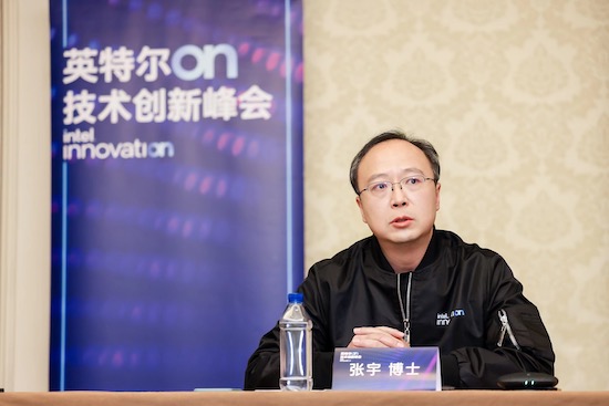 四年之後的極客歸來:聯手超級英雄,釋放超級力量 四年之後的極客歸來:聯手超級英雄,釋放超級力量