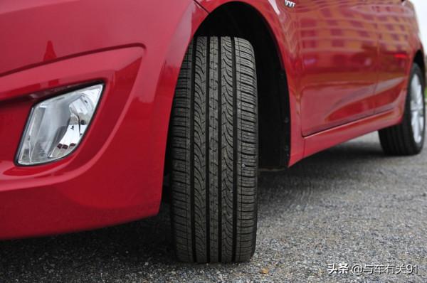 輪胎開到什麼程度才需要換？按時間還是公里數？給你最實在的建議