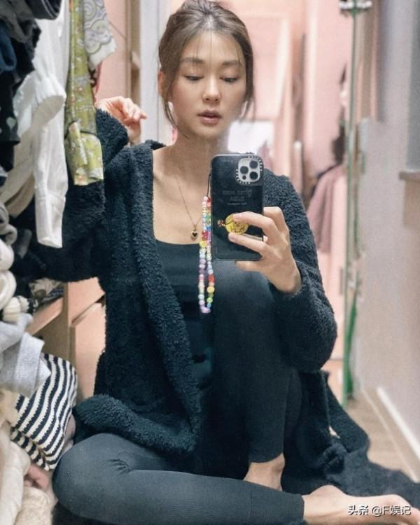 小兒子淘氣將紫薯泥弄得整臉都是 岑麗香曬為兒子洗澡的溫馨日常 小兒子淘氣將紫薯泥弄得整臉都是 岑麗香曬為兒子洗澡的溫馨日常