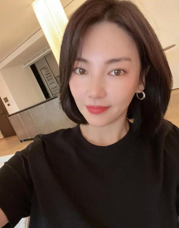 &OpenCurlyDoubleQuote;遊戲黑洞&rdquo;張雪迎誤踢烏龍球，網友：就愛這種笨蛋美人