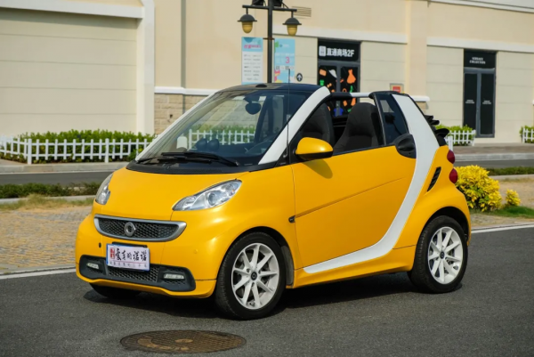 「阿站長開車」嚮往天空自由的小可愛——二手 敞篷SMART