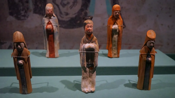 為了敦煌特展,故宮拿出了秘藏60年的大小忽雷 為了敦煌特展,故宮拿出了秘藏60年的大小忽雷