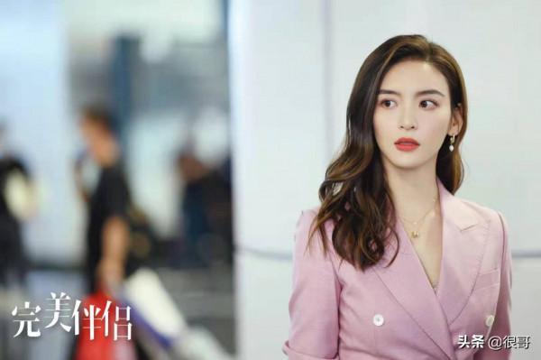 《完美伴侶》中的女性角色都不是省油的燈，扮演者也絕非泛泛之輩