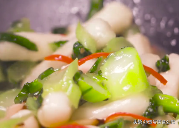 鮮嫩味美的芥藍炒年糕，簡單易學，好吃又解饞，吃一次念念不忘