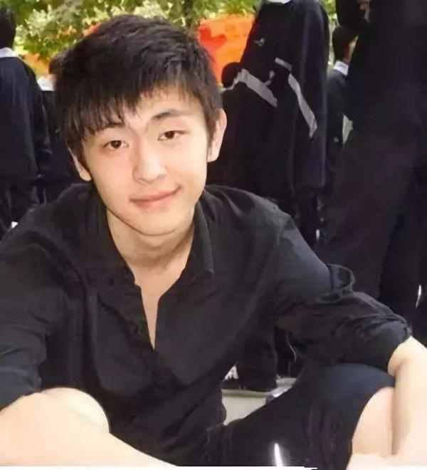 因為310萬輸掉大好前程，粉絲喊冤不意外，鄧倫才是真糊塗